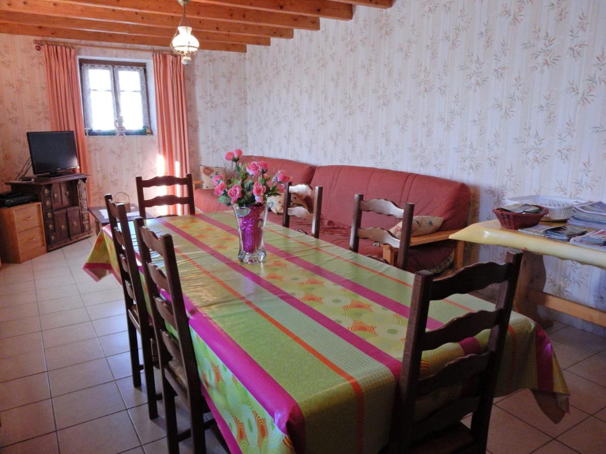 Spacious Holiday Home Near The Forest Esmoulieres Esterno foto
