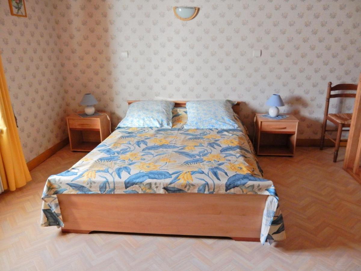 Spacious Holiday Home Near The Forest Esmoulieres Camera foto